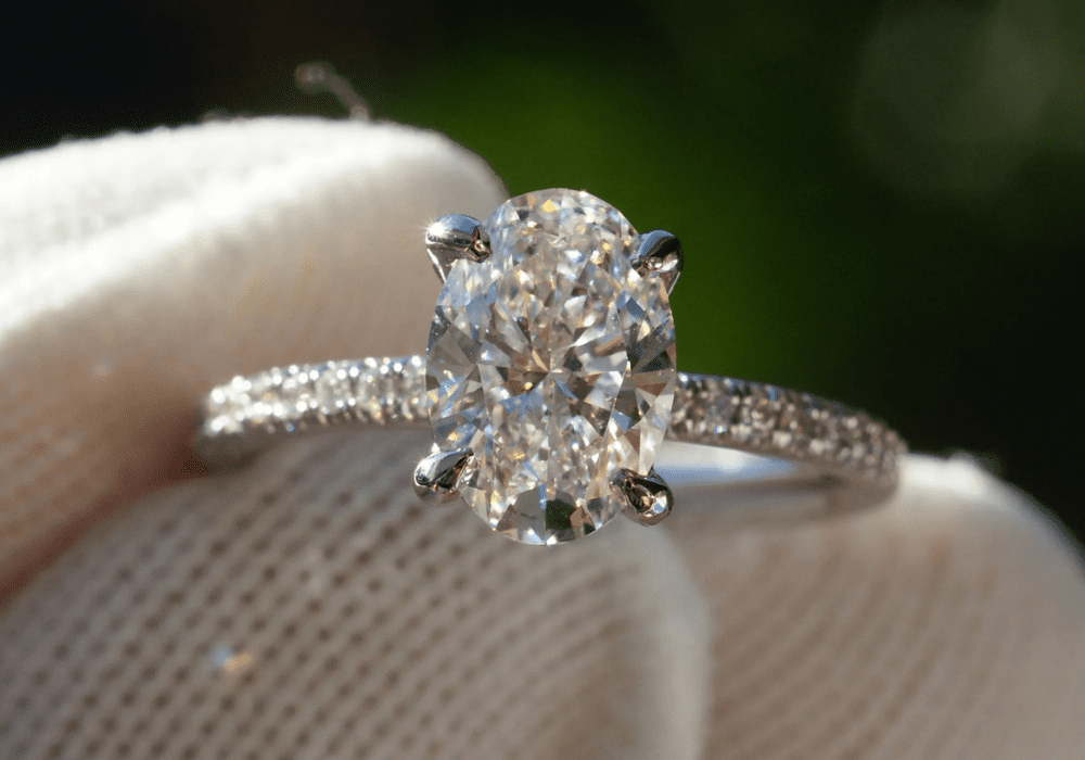 Platinum engagement ring band with diamond