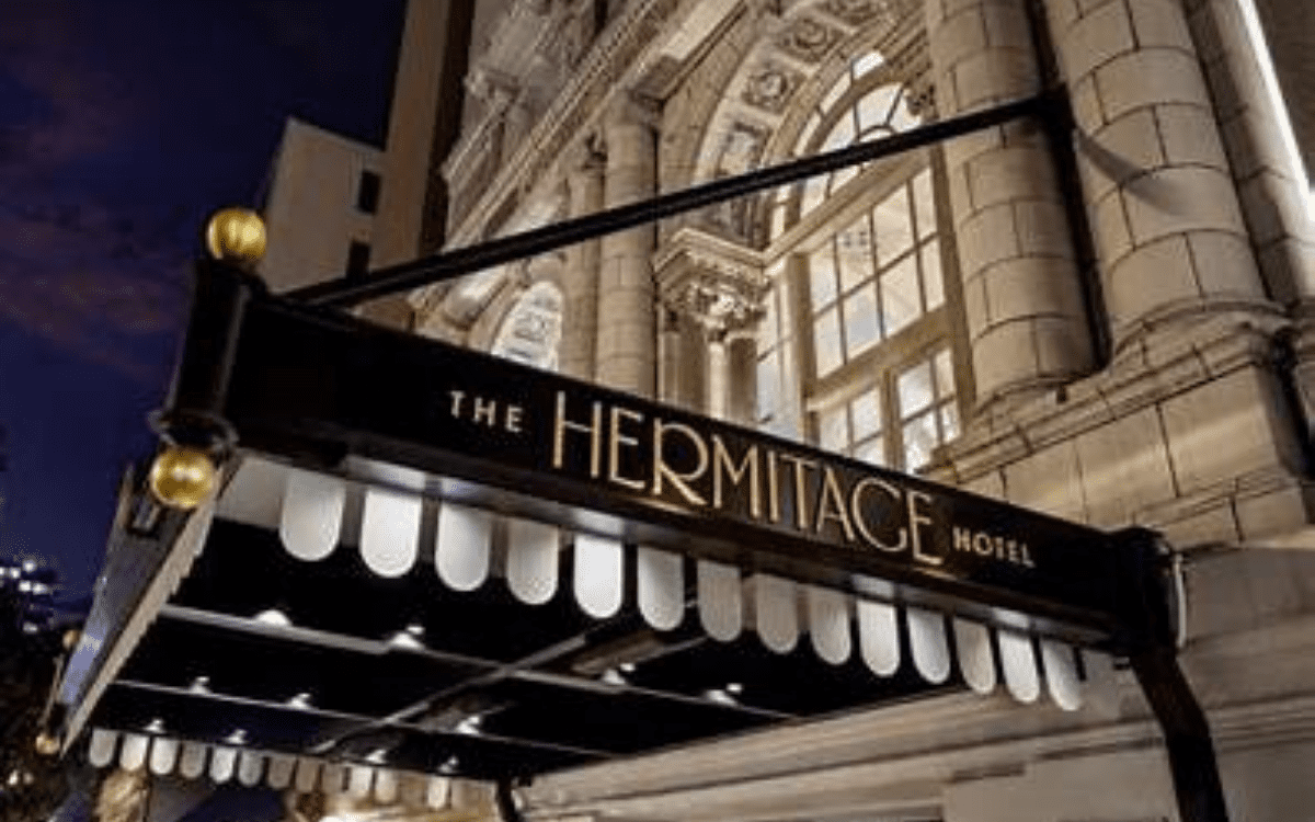 Wedding guests exploring Nashville before a wedding weekend event