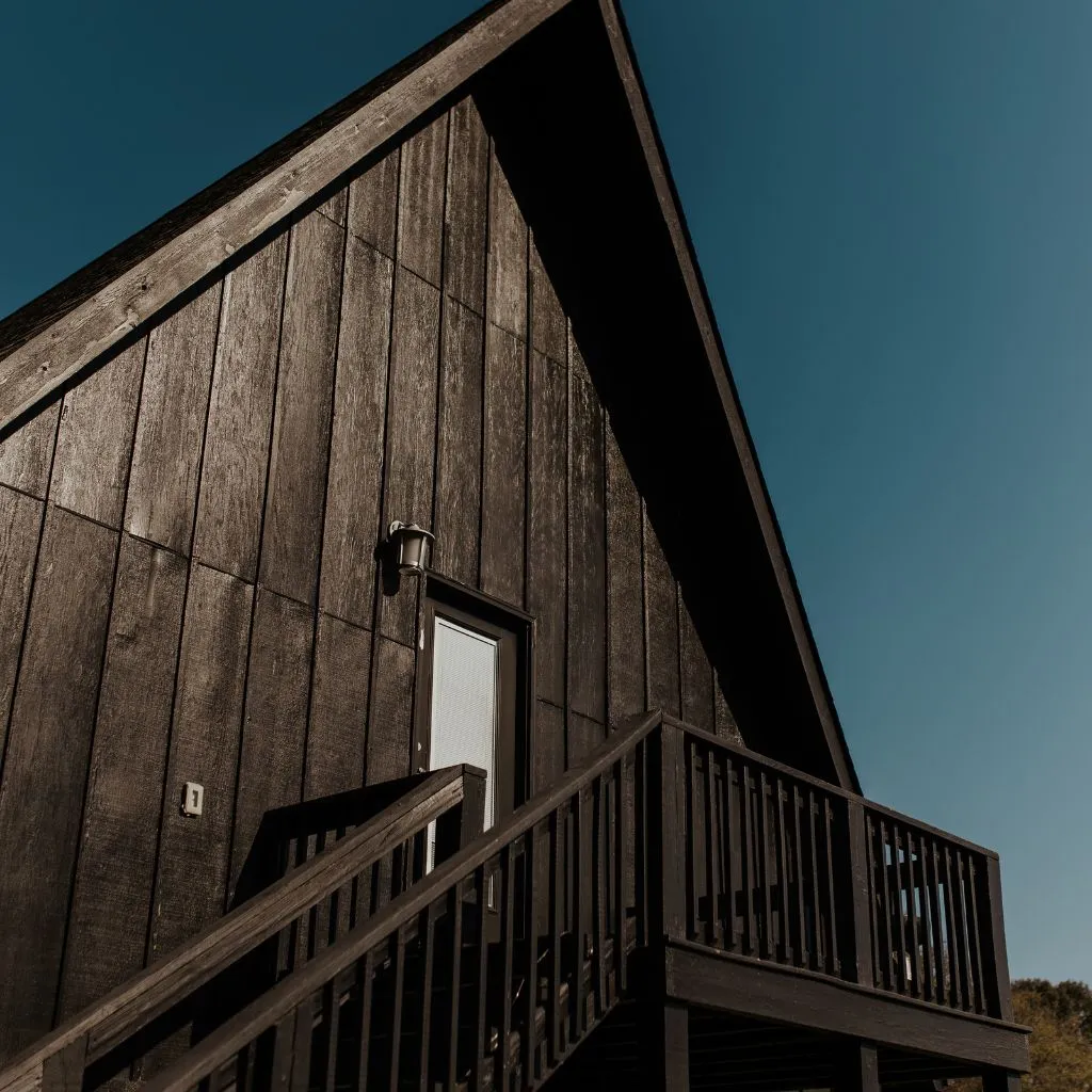 Exterior entrance to the groom’s suite at Grahams Estate in Gallatin TN