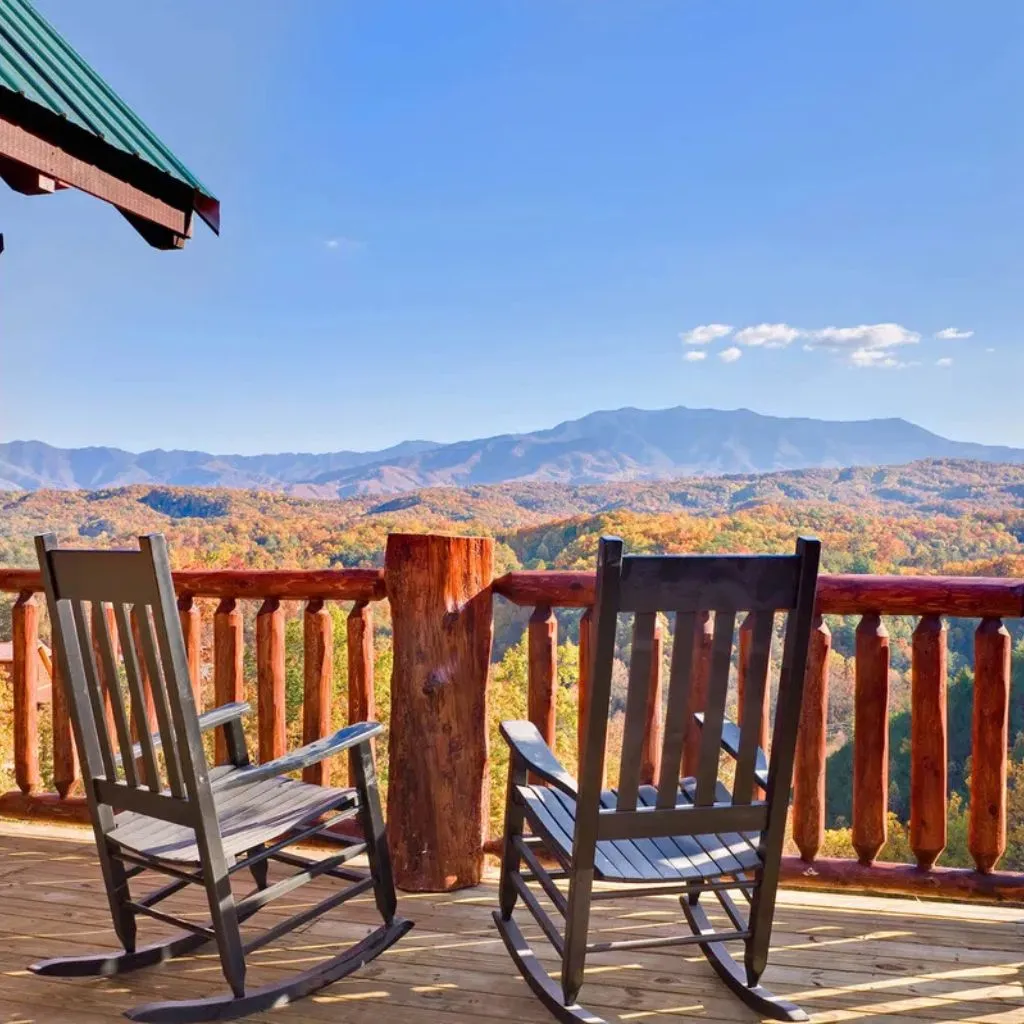 Mini moon in Smoky Mountains cabin getaway