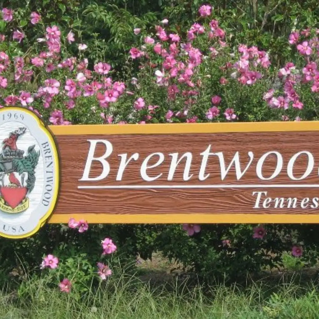 Outdoor wedding venue near Brentwood Tennessee at Grahams Estate