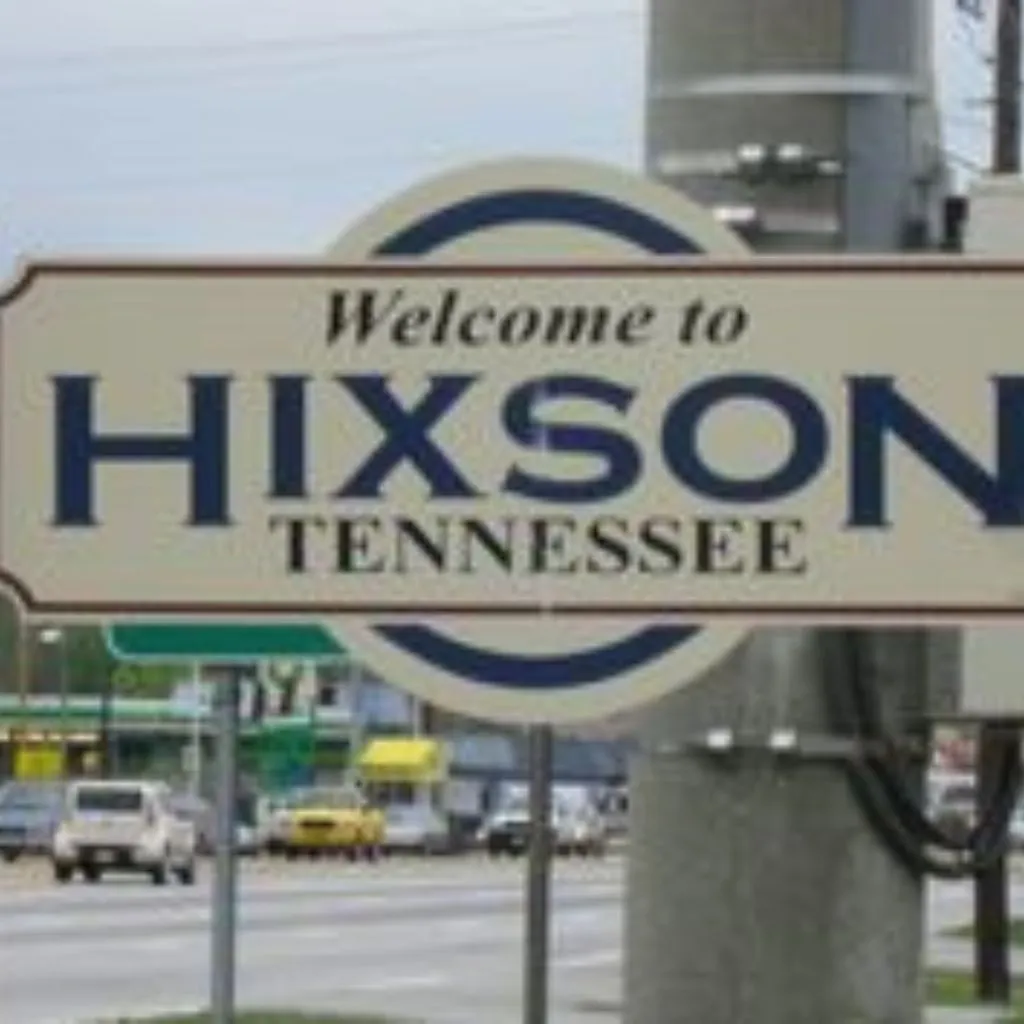 Scenic wedding venue near Hixson Tennessee at Grahams Estate