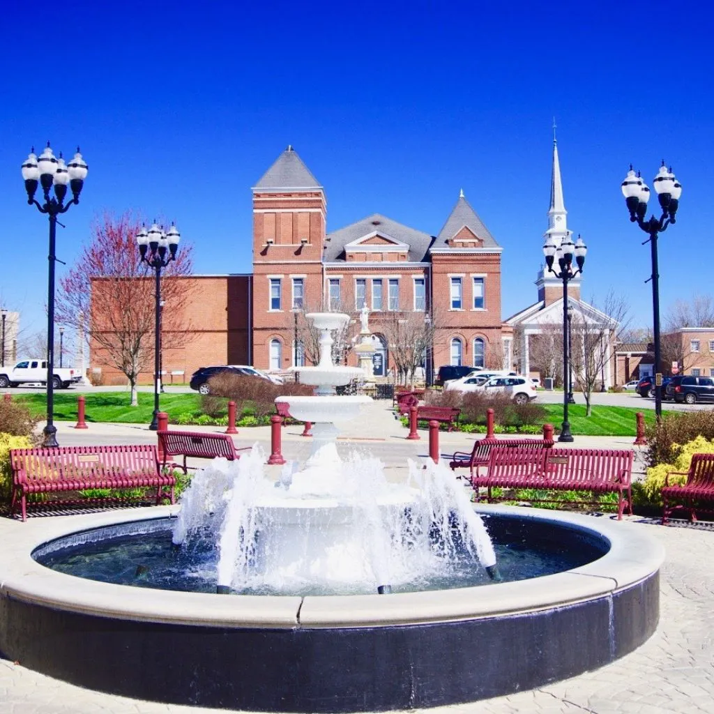 Scenic wedding venue near McMinnville Tennessee at Grahams Estate