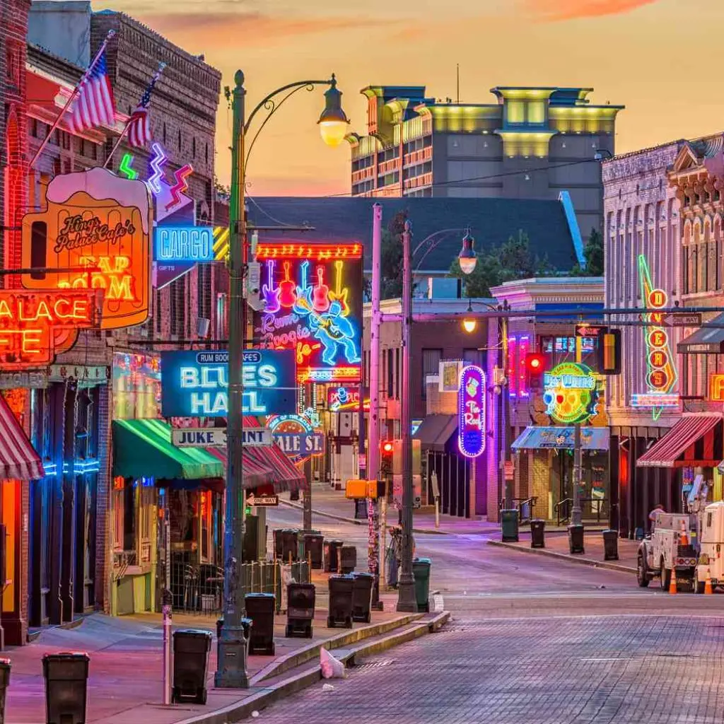 Elegant wedding venue near Memphis Tennessee at Grahams Estate