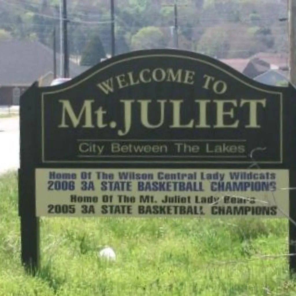 Outdoor wedding venue near Mt Juliet Tennessee at Grahams Estate