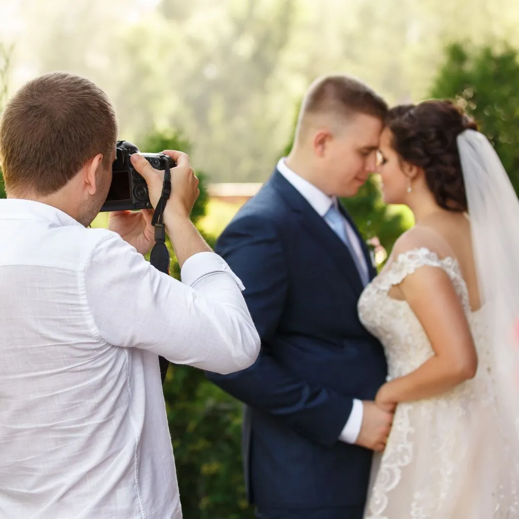Wedding videographer filming a wedding in Nashville Tennessee